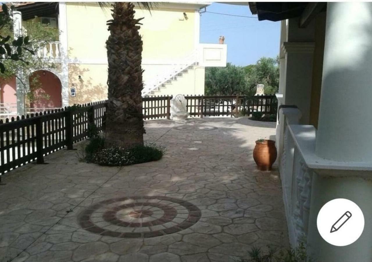 Vokamvilia & Close To The Sea *